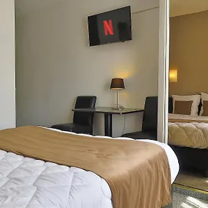 Adoma Hotel