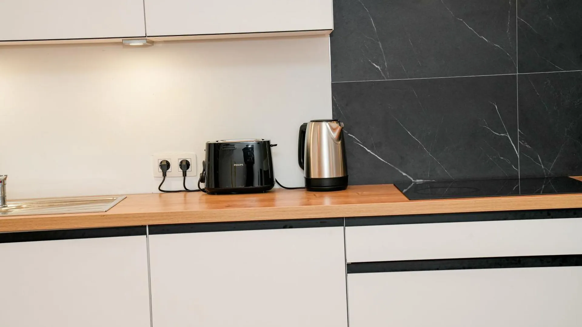 Friendly 1Br & 1Lr Apt, 15 Min Walk To City Center Ghent Apartment