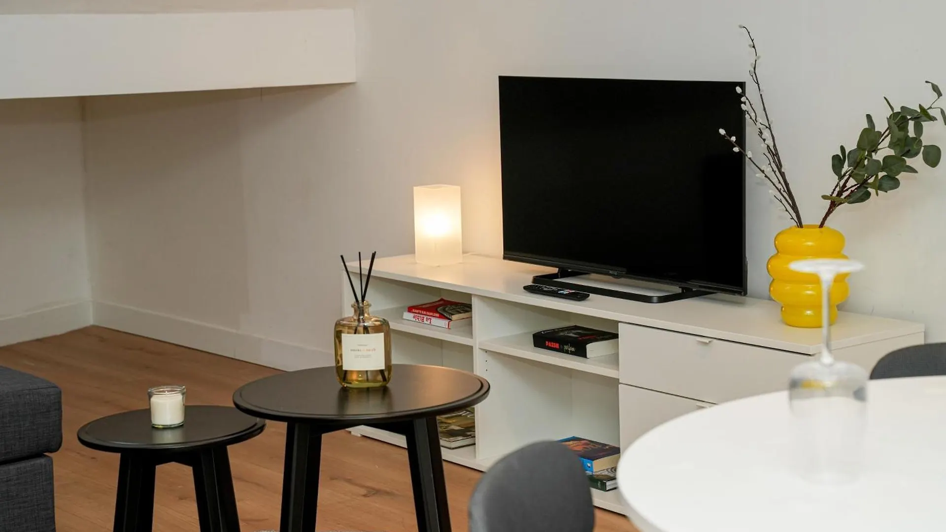 Apartment Friendly 1Br & 1Lr Apt, 15 Min Walk To City Center Ghent