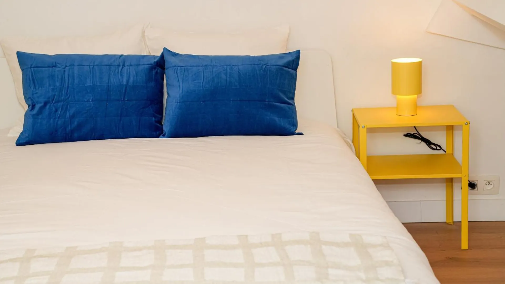 Friendly 1Br & 1Lr Apt, 15 Min Walk To City Center Ghent 0*,  Belgium