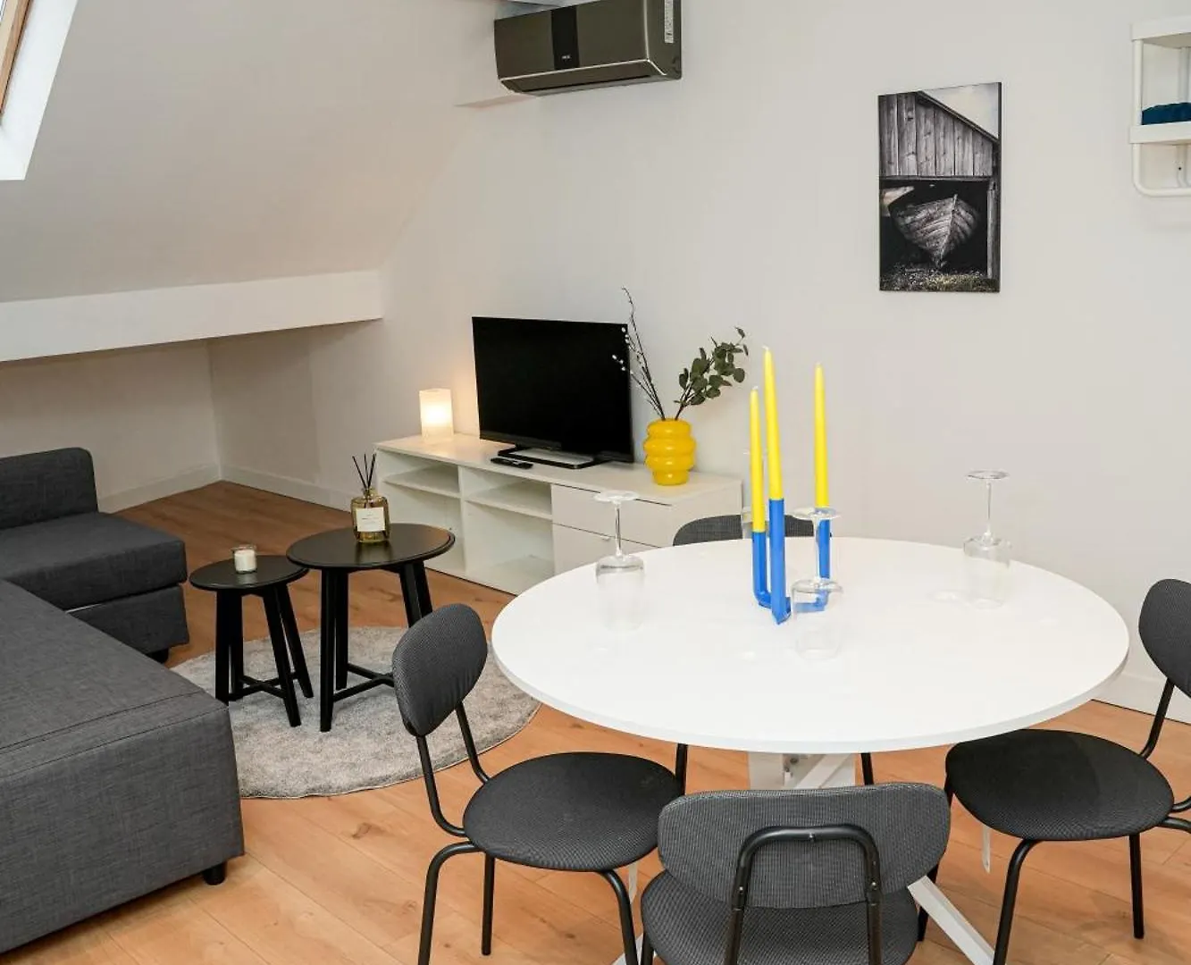 Friendly 1Br & 1Lr Apt, 15 Min Walk To City Center Ghent Apartment