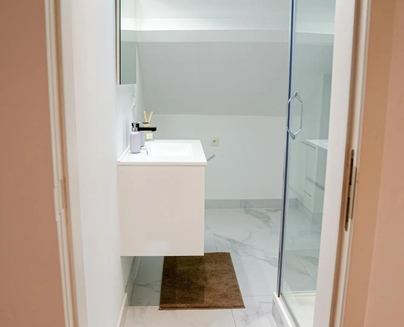 Apartment Friendly 1Br & 1Lr Apt, 15 Min Walk To City Center Ghent